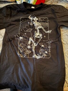 SHEIN Black Short Sleeve Tee with White Skeleton Floral Graphic